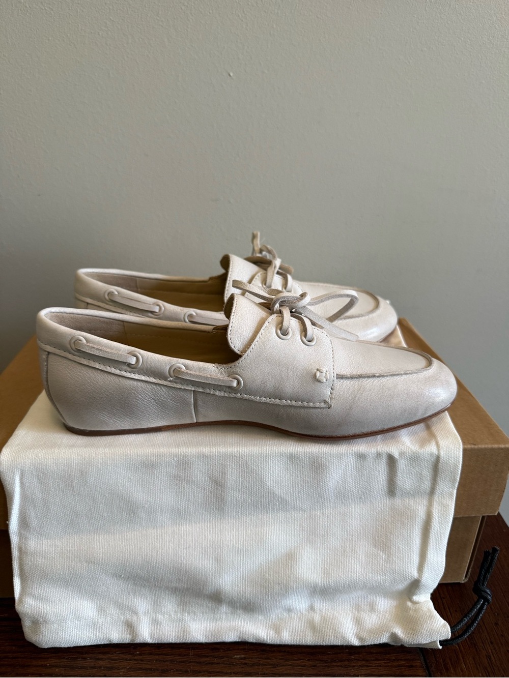 Vince‎ Marin Classic Women's Leather Boat Shoes - White